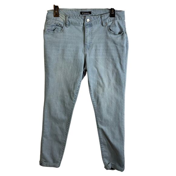 D. Jeans Light Wash Cuffed Hem Cropped Jeans Women's Size 10 - Picture 1 of 6